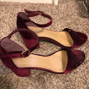 Raspberry kitten heel straps sandal